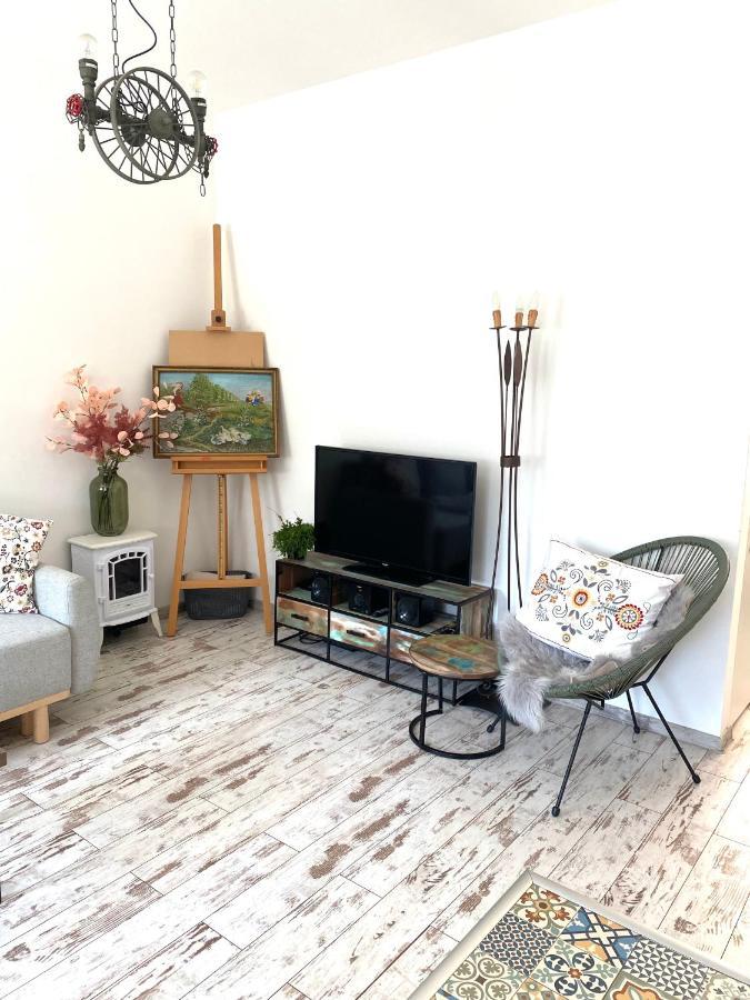 Residence Park Lovely Apartman With Private Parking Kysucke Nove Mesto Екстериор снимка